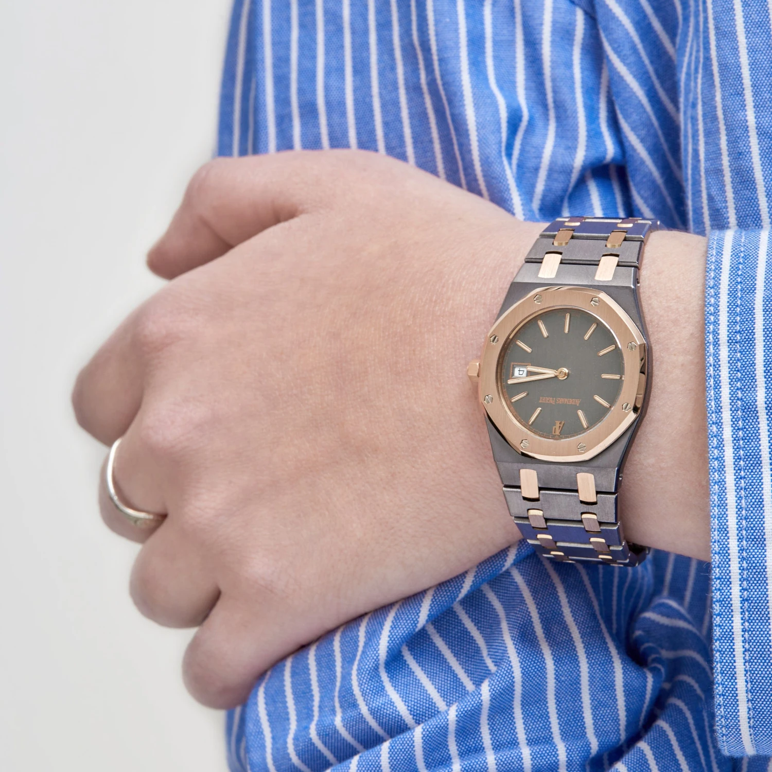 Audemars Piguet Audemars Piguet Royal Oak 56175TR.0.0789TR Two-Toned Tantalum Rose Gold Slate Dial (2000) 2 Audemars Piguet Audemars Piguet Royal Oak 56175TR.0.0789TR Two-Toned Tantalum Rose Gold Slate Dial (2000) - Image 2