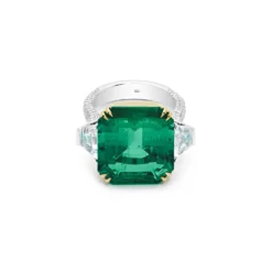 Jewels Aficionado One-of-a-Kind Octagonal-Cut Colombian Emerald Ring With Diamonds