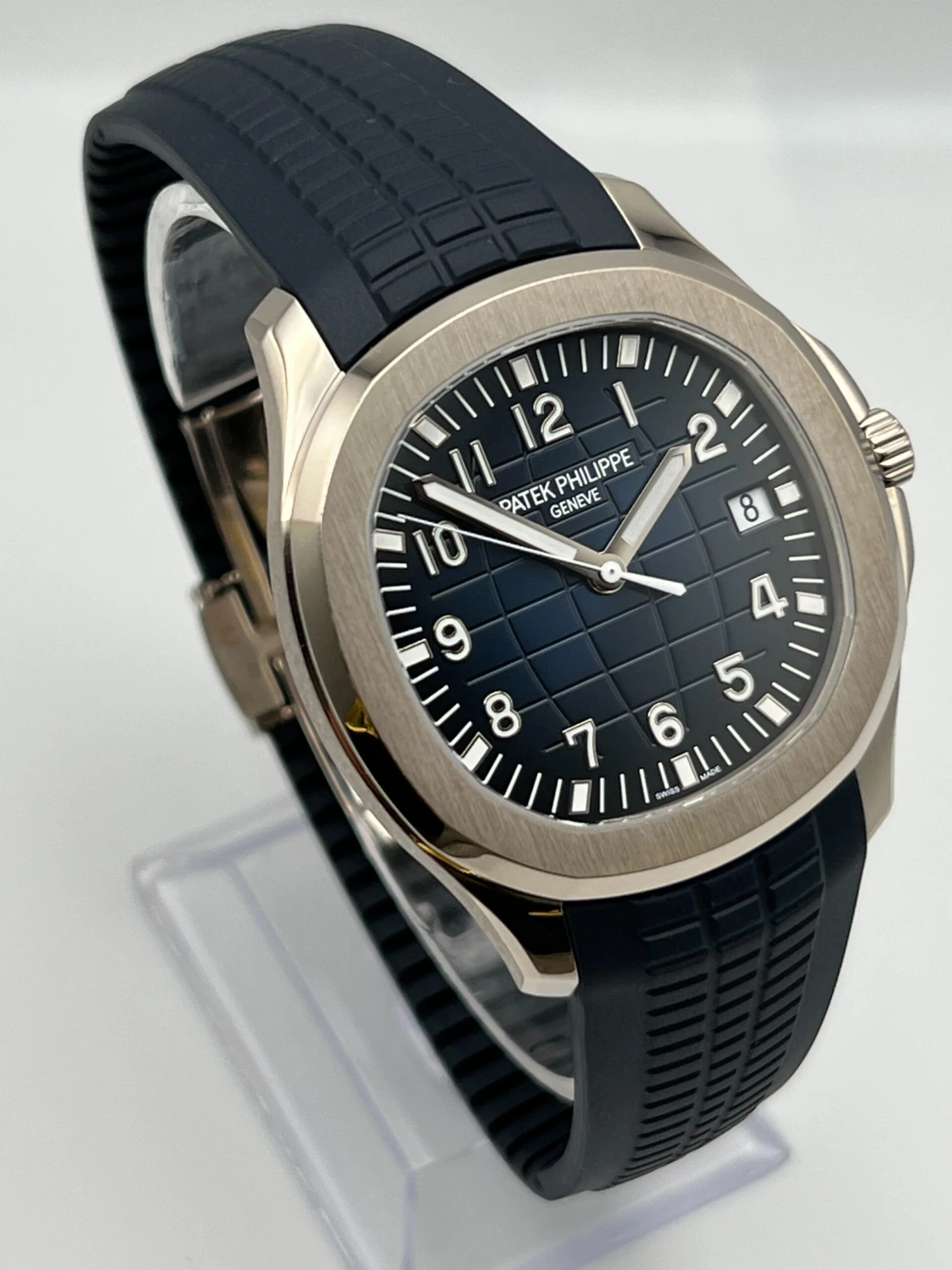 Patek Philippe Patek Philippe Aquanaut 5168G-001 White Gold Blue Dial (2019) 5 Patek Philippe Patek Philippe Aquanaut 5168G-001 White Gold Blue Dial (2019) - Image 5