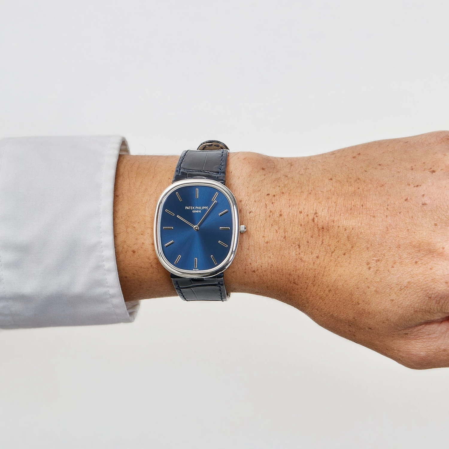 Patek Philippe Patek Philippe Golden Ellipse 5738P-001 Platinum Blue Dial (2021) 2 Patek Philippe Patek Philippe Golden Ellipse 5738P-001 Platinum Blue Dial (2021) - Image 2